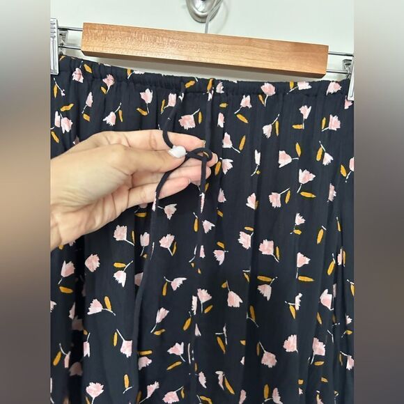 Billabong Black Long Bell Sleeve Floral Crop - Picture 6 of 7